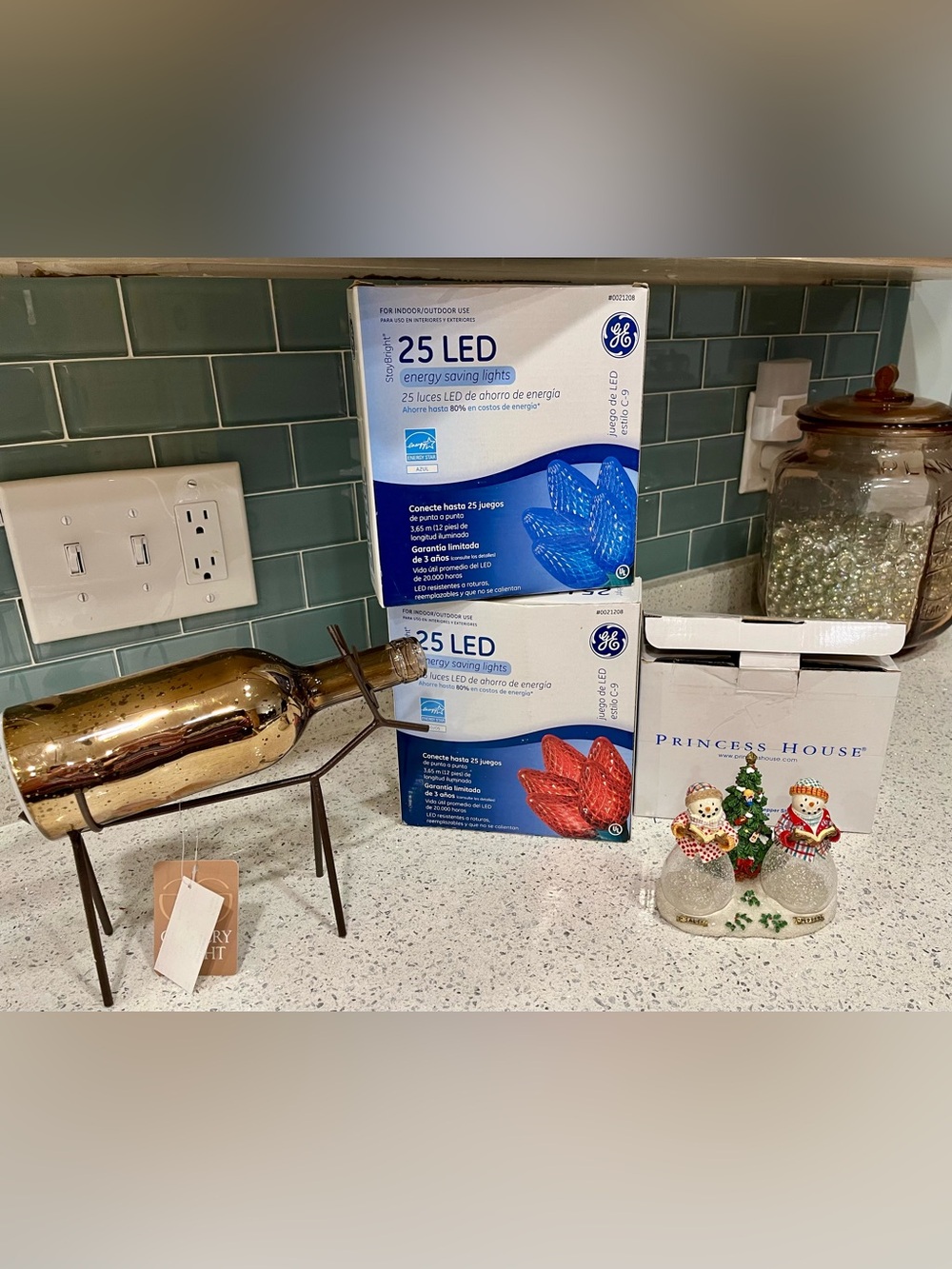 GE 25 LED Energy Saving Lights - Blue & Red, Princess House S & P Shakers, Light